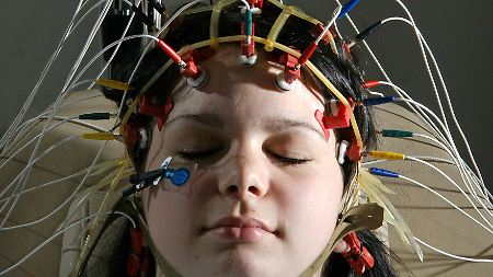 Das menschliche Gehirn eines Erwachsenen wiegt weniger als 1,5 Kilo, speichert aber mehr Informationen als ein Supercomputer.