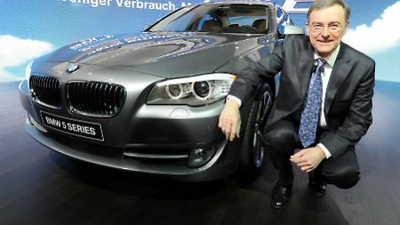 "2010 kehren wir auf den Pfad der langfristigen Profitabilität zurück, so Vorstandschef Reithofer.