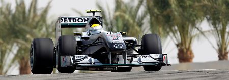 Freie Trainings sind seine Disziplin: Im letzten Jahr lag er Freitags schon oft vorne. Auch das Training von Bahrain gewinnt Mercedes Pilot Nico Rosberg.