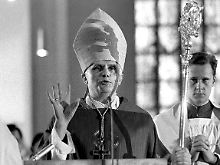 In seiner ersten Predigt nach der Weihe zum Erzbischof im Mai 1977 bezeichnet sich Joseph Ratzinger selbst als "Mitarbeiter der Wahrheit".