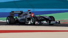 Rückkehrer Michael Schumacher fährt ein relativ entspanntes Rennen. Sein Mercedes kann mit Red Bull und Ferrari nicht mithalten. Am Ende wird es Platz sechs.