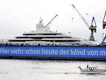 Bei Blohm+Voss im Trockendock 10: Die Mega-Yacht "Eclipse" des russischen Milliardärs Roman Abramowitsch.