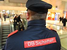 Auf einem Bahnsteig in Hannover.