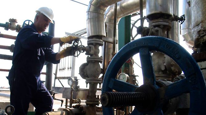 Die Opec und das "schwarze Gold": Kamele, Scheichs und jede Menge Öl