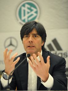 Bundestrainer Joachim Löw setzt große Erwartungen in den 25-Jährigen René Adler