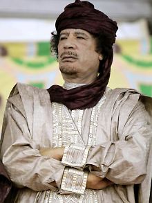 Muammar al-Gaddafi stellt seine Familienehre wieder her.