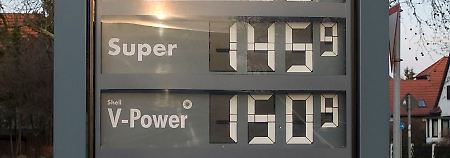 Die Benzinpreise sollen nach Ansicht des Bundespräsidenten steigen.