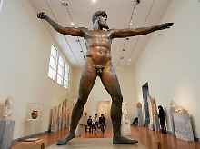 Steht in Athen und kann auch nicht helfen: Poseidon, hier antik und in Bronze im archäologischen Nationalmuseum.