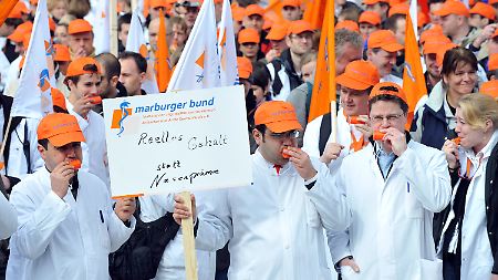 Tausende Ärzte protestierten.