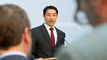 Rösler spricht von einer "deutlichen Neuordnung auf dem deutschen Arzneimittelsektor".