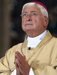 Der Bischof will für die Opfer - trotz ihrer "absurden" Beschuldigungen - beten.