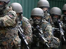 Fallschirmjäger der Bundeswehr müssen ohne Unterstützung durch Kampfhubschrauber üben.