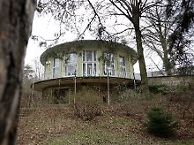 Der Pavillon auf dem ungenutzten Gelände des Parkhotels Albrechtshof: Das Hotel ist zurzeit geschlossen und diente früher als Gästehaus des DDR-Ministerrates.
