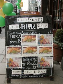 Ob Restaurant oder Imbissbude, die Briten feiern ihr Nationalgericht.
