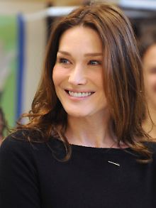 Carla Bruni-Sarkozy sieht die ganze Sache entspannt.