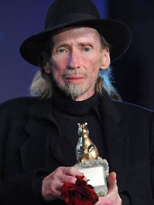 Im Februar 2010 erhielt Schroeter den Teddy-Award für sein Lebenswerk. 
