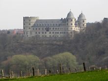 Die Wewelsburg ist ein Dreiecksschloss im Stil der Weserrenaissance. 