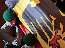 Erst vor wenigen Tagen wurden in Deutschland drei Soldaten zu Grabe getragen.