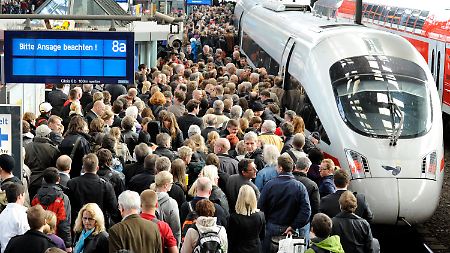 Hamburg Hauptbahnhof - und alle wollen rein!