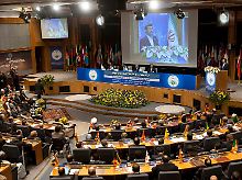 Zehn Außenminister und Delegationen aus zahlreichen Staaten nehmen an dem Treffen teil.