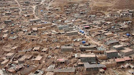 Blick auf die Zerstörungen um die Stadt Yushu.