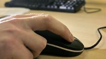Eine Kündigung wegen Privatsurferns ist nicht ohne weiteres möglich. Der Arbeitgeber muss nachweisen, dass die Arbeitsleistung massiv leidet. 
