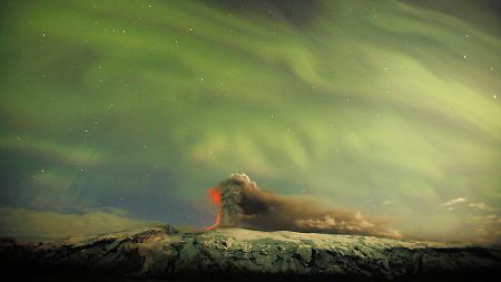Nordlicht über dem Eyjafjallajökull.