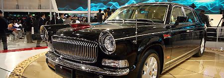 Glitzer-Schlitten aus dem Reich der Mitte: Die Luxus-Limousine Hongqi wird auf der Auto China präsentiert.