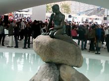 Die Bronzestatue ist ein halbes Jahr lang in Shanghai zu sehen.
