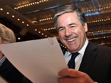 Deutsche-Bank-Chef Josef Ackermann freut sich über einen Rekord im Investmentbanking.