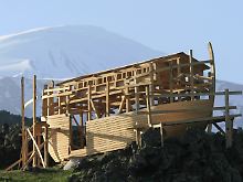 Diese Arche Noah baute Greenpeace auf dem Ararat als Mahnung vor dem G8-Gipfel.