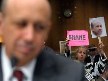 Tage des Donners: Goldman-Chef Lloyd Blankfein kämpft an vielen Fronten um den Ruf und das Geld der Investmentbank.
