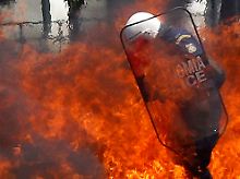 In Athen kam es bei den Mai-Kundgebungen zu heftigen Krawallen - auch wegen der Sparpläne.
