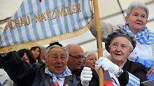 KZ-Überlebende bei der Gedenkfeier.