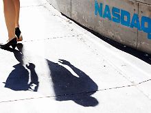 Auf Regen folgt Sonnenschein: Der Sitz der Nasdaq liegt am Broadway, Hausnummer 165 "One Liberty Plaza" in Midtown Manhattan.