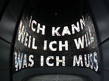 Der Schriftzug "Ich kann weil ich will was ich muss" im Inneren des Kunstwerkes "U-Boot". 