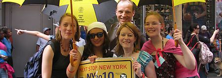 Mitglieder der IPPNW-Delegation bei der Anti-Atomwaffen-Demonstration am 2. Mai in New York. Die UN-Konferenz endet am 28. Mai.