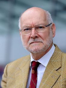 Joachim Starbatty gehört zu einer Gruppe von Wissenschaftlern, die erfolglos gegen die Finanzhilfe von Griechenland versucht haben zu klagen.