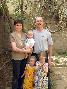 Die entführte Familie auf einem Foto vom April 2009, aufgenommen im Jemen.