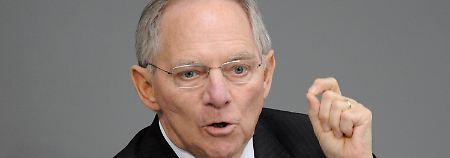 Sparen, sparen - aber wo?: Schäuble denkt ans Arbeitsressort 