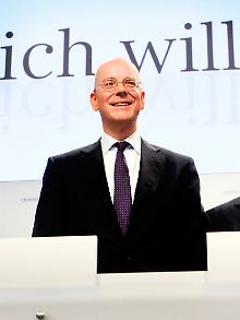 Notleidende Banken, die sich 2008 beim Bankenrettungspaket bedienten, mussten ihre Managergehälter auf 500.000 Euro deckeln. Im Bild: Commerzbank-Chef Martin Blessing.