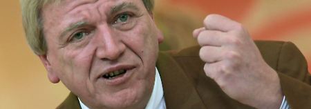 Bouffiers größter bundespolitischer Coup: 2006 legte er einen Test für Einbürgerungswillige vor.