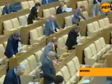 Beim kollektiven Knöpfchendrücken in der Duma.