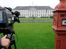 Im öffentlichen Interesse: das Schloss Bellevue und sein derzeitiger Noch-Bewohner Horst Köhler. 