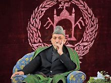 Hamid Karsai bei einem Treffen mit Stammesältesten in Kundus (Archivbild).