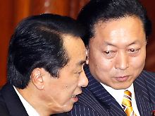 Naoto Kan (links) löst Yukio Hatoyama als Ministerpräsident ab.