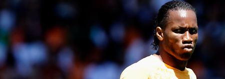Ist verletzt, fährt aber trotzdem mit zur WM udn das ganze Land hofft auf eine "Wunderheilung": Didier Drogba.