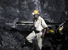 Goldförderung in Südafrika ist ein Knochenjob.