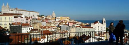 Blick auf die Alfama in Lissabon.