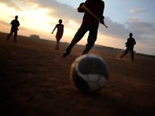 Anlass zur Hoffnung: Der Fußball soll es richten.